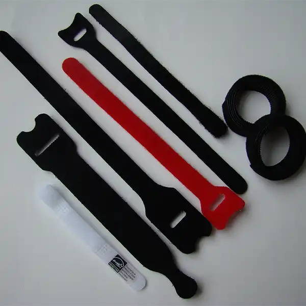 Hook and loop fastening tape