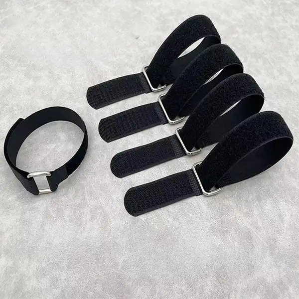 Hook and loop fastening tape